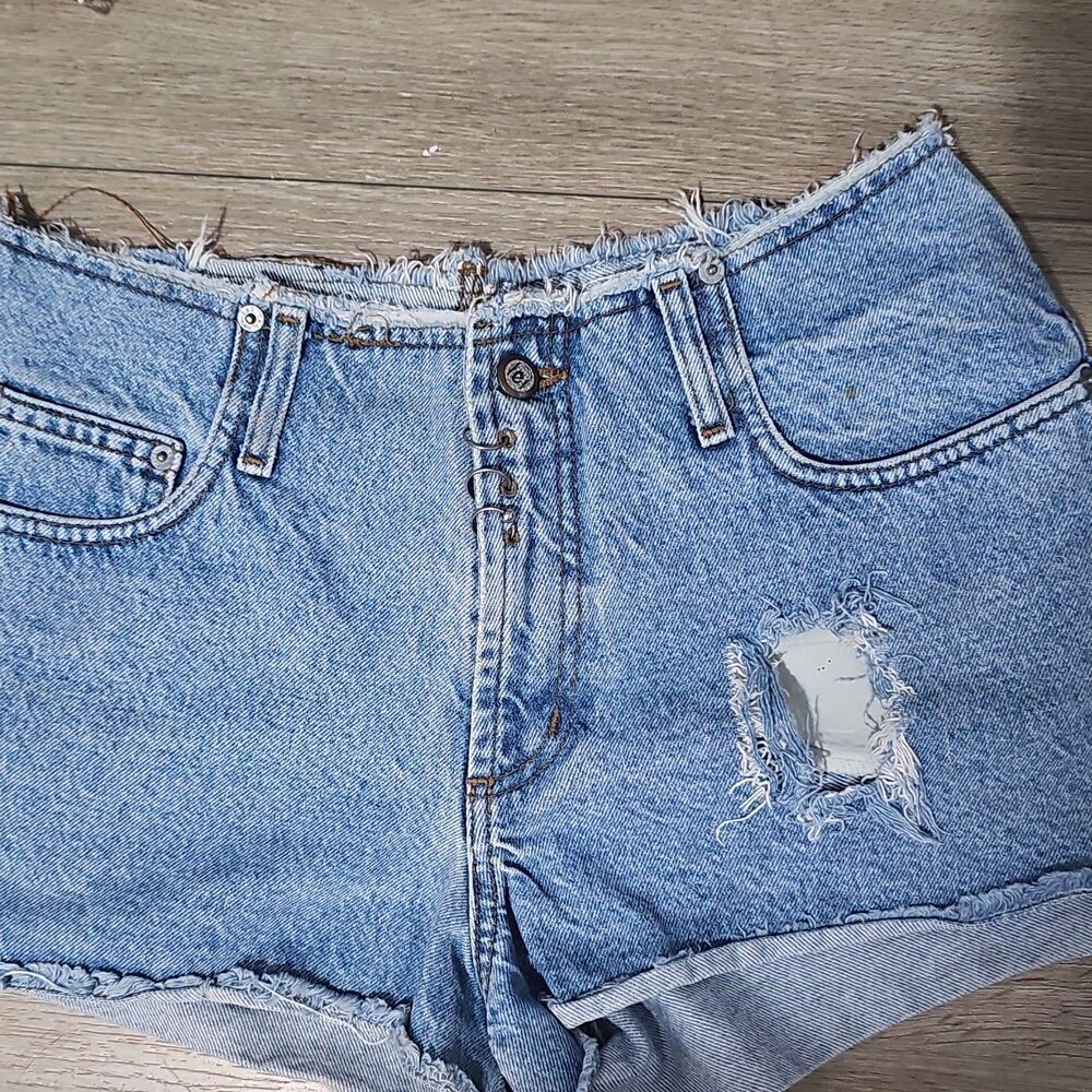 LEI Vintage High Waisted Denim Cut Off Shorts Light Wash Blue Size 13 90s Y2K
